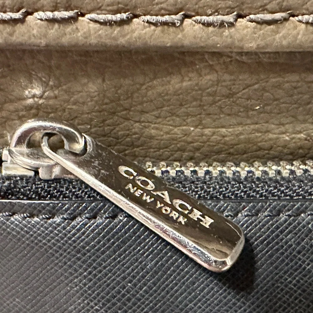Coach Crosshatch Leather Women's Wallet - Picture 2 of 9